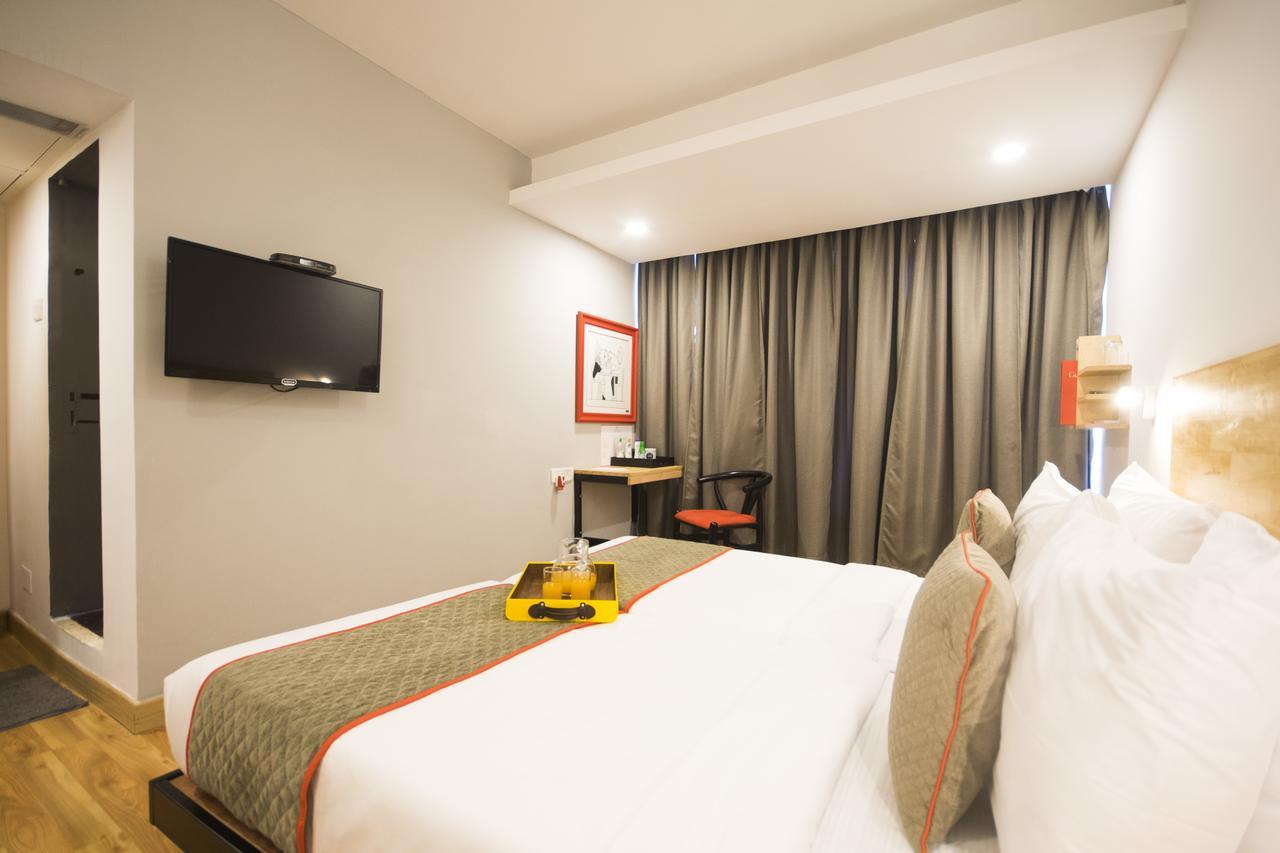 Oyo Townhouse 16 International Airport Hotel Mumbai Exterior foto