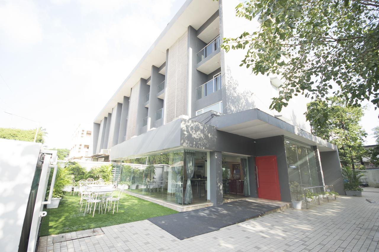 Oyo Townhouse 16 International Airport Hotel Mumbai Exterior foto